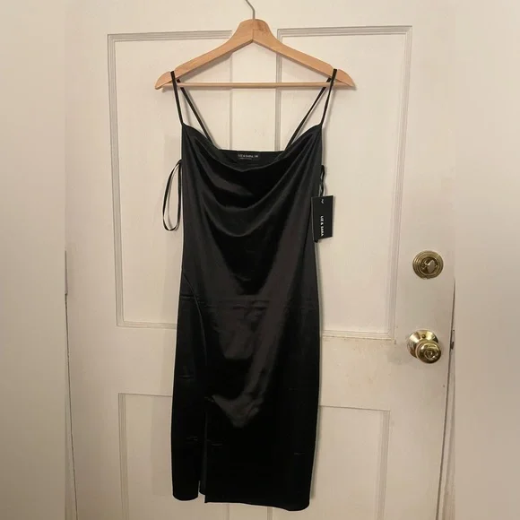Liz & Sara black satin short fitted dress NWT - Picture 1 of 3